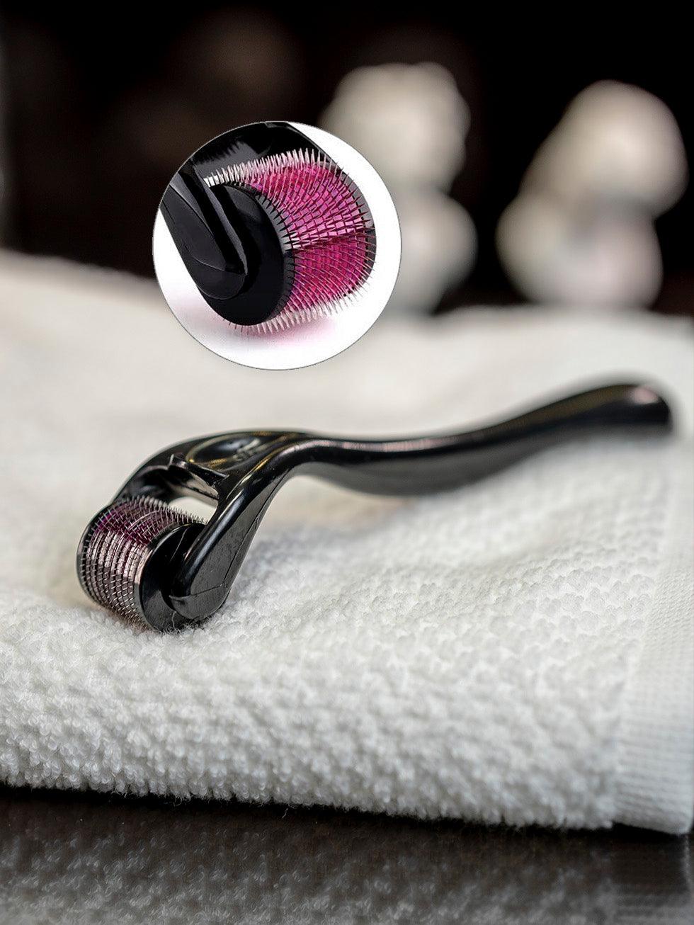 Dermaroller sendo utilizado em rotina de cuidados, ideal para potencializar absorção de Minoxidil